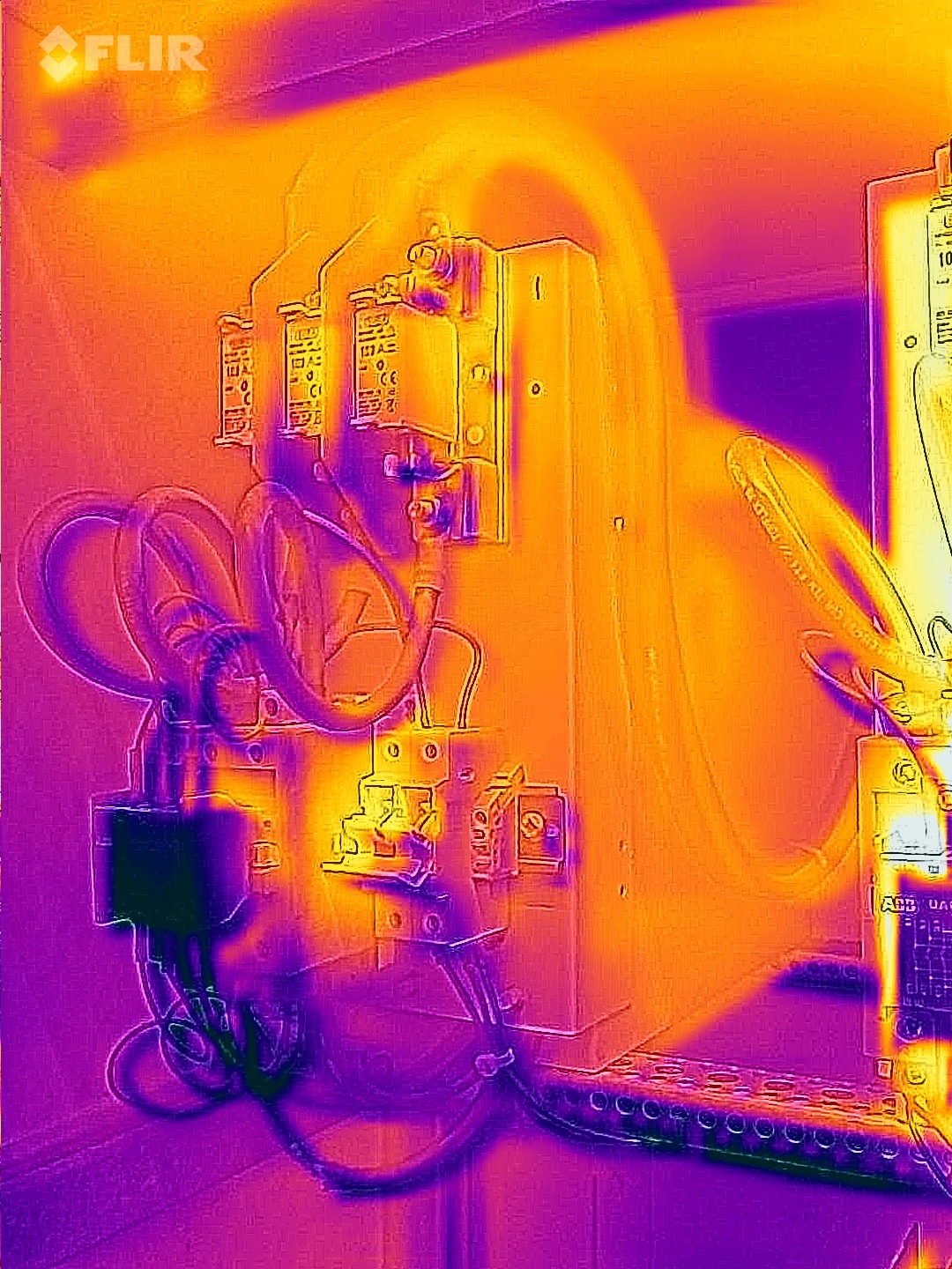 HV and LV maintenance work on industrial electrical infrastructure
